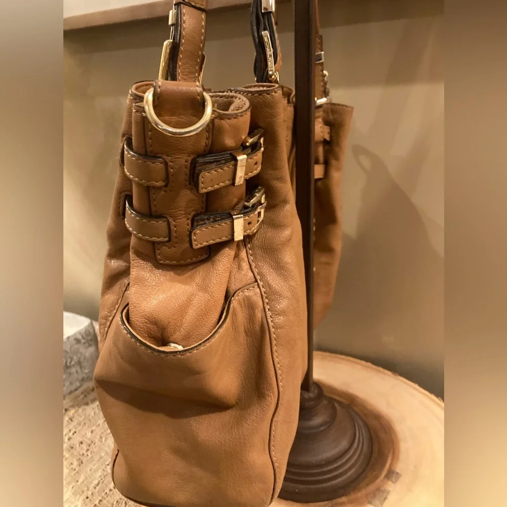Michael Kors Way Bag Carmel Brown Cinch Buckle‎ Logo Charm Hobo Tote Satchel